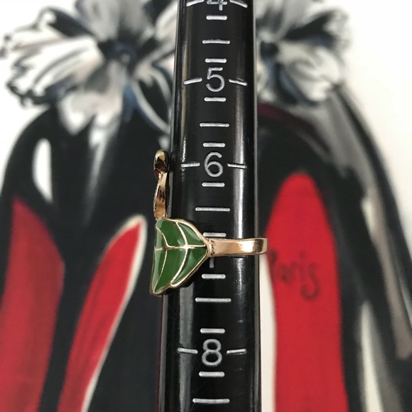 Green Enamel Leaf Design Cuff Wrap Ring - Picture 6 of 6